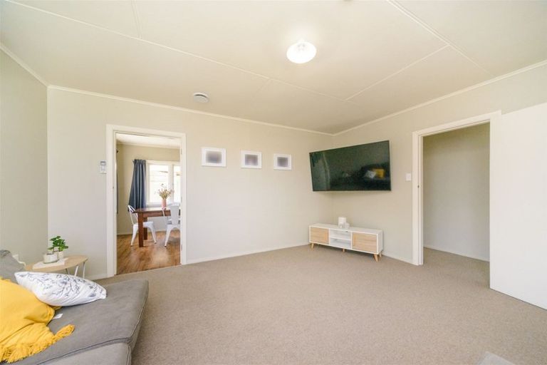 Photo of property in 27 Duff Crescent, Highbury, Palmerston North, 4412