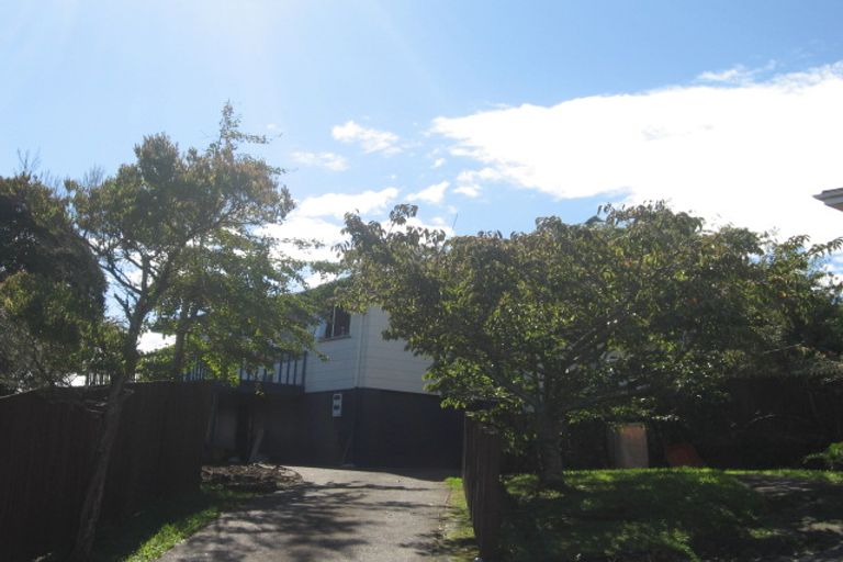 Photo of property in 43 Lewisham Street, Highland Park, Auckland, 2010