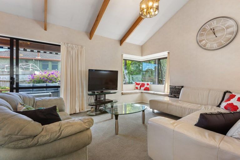 Photo of property in 122 Glenpark Avenue, Frankleigh Park, New Plymouth, 4310