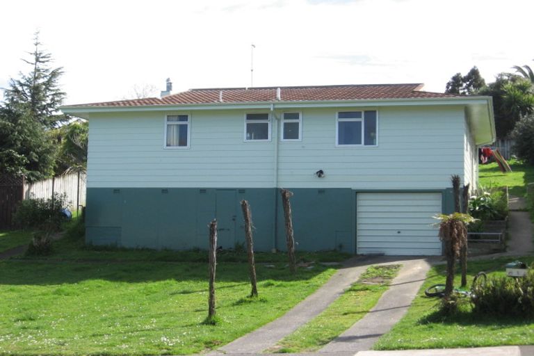 Photo of property in 10 Dunton Drive, Welcome Bay, Tauranga, 3112
