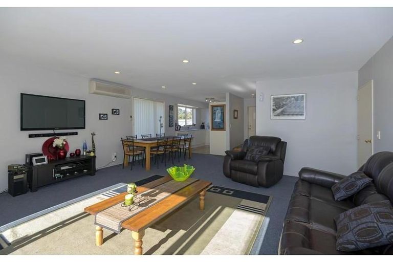 Photo of property in 7 Brightstone Crescent, Aranui, Christchurch, 8061