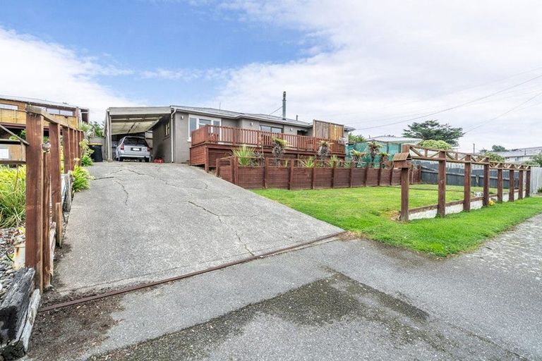 Photo of property in 44 Ocean Beach Road, Bluff, 9814