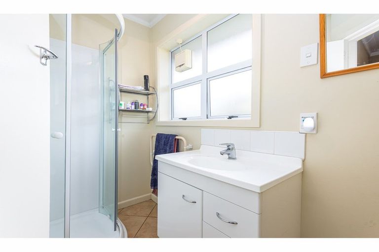 Photo of property in 15 Manuka Street, Mairehau, Christchurch, 8013