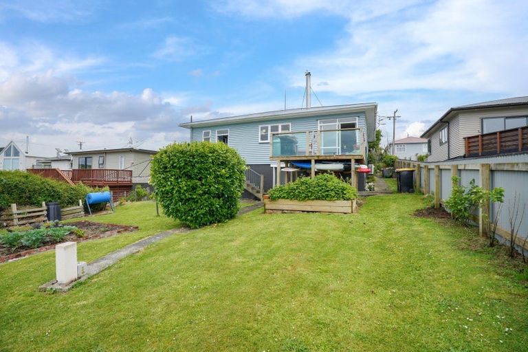 Photo of property in 23 Osborne Street, Riverton/aparima, Riverton, 9822