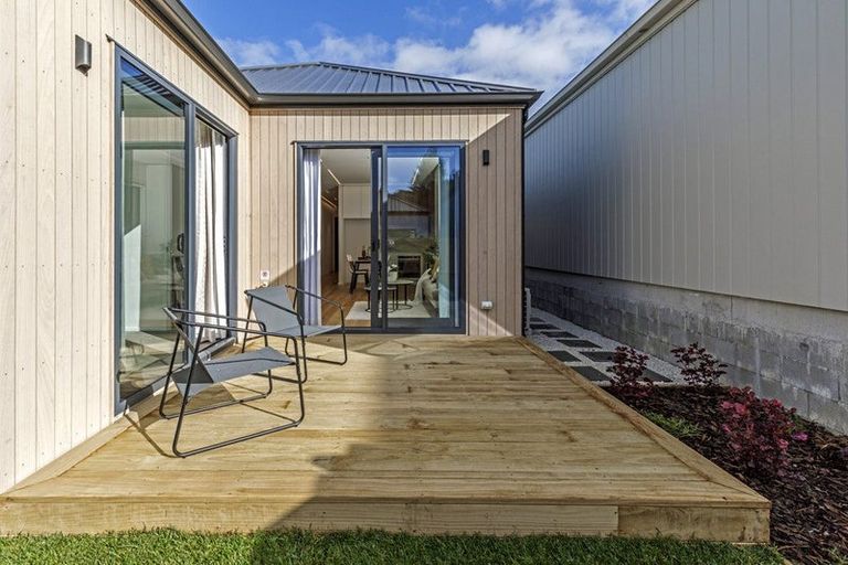 Photo of property in 15 Mahinga Kai Road, Orewa, 0931