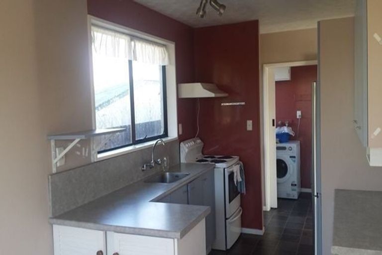 Photo of property in 3 Strack Place, Redwood, Christchurch, 8051