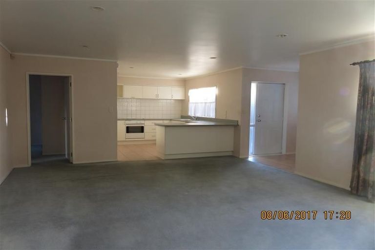 Photo of property in 325b Royal Road, Massey, Auckland, 0614