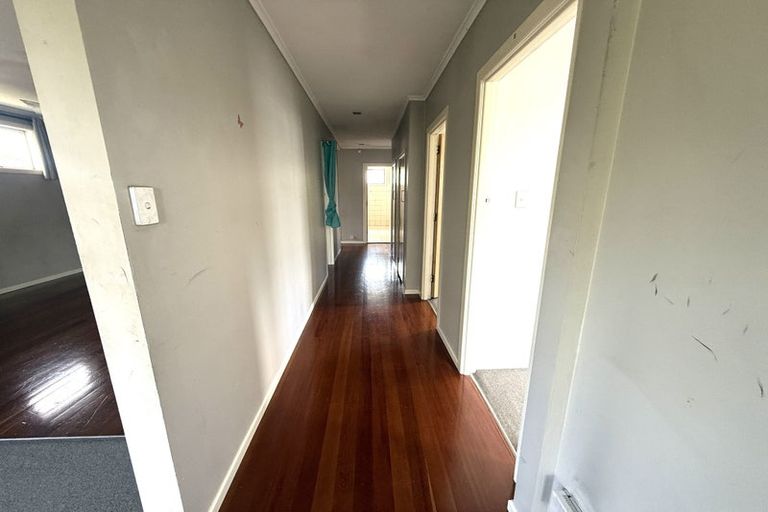 Photo of property in 64 Golf Road, New Lynn, Auckland, 0600