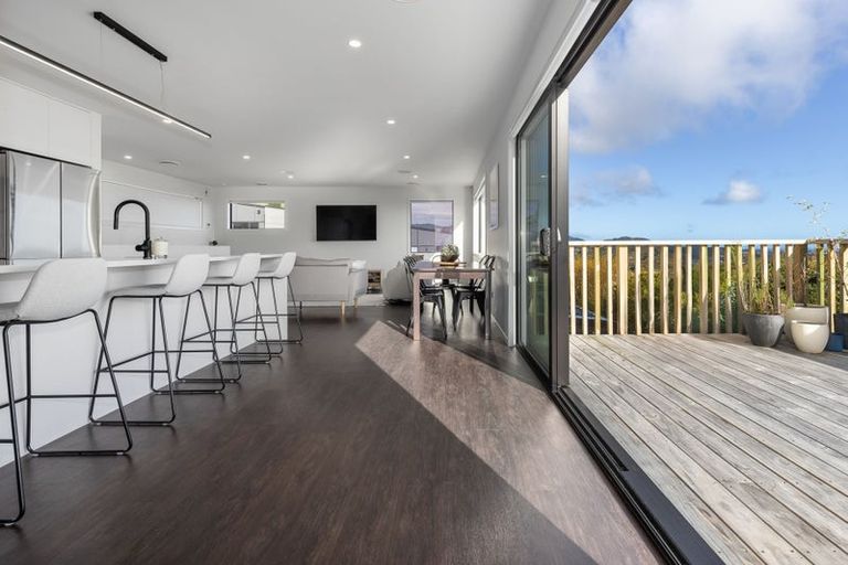 Photo of property in 94 Kotare Street, Waikanae, 5036