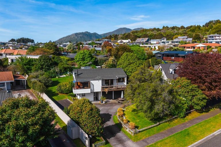 Photo of property in 64 Shepherd Road, Waipahihi, Taupo, 3330