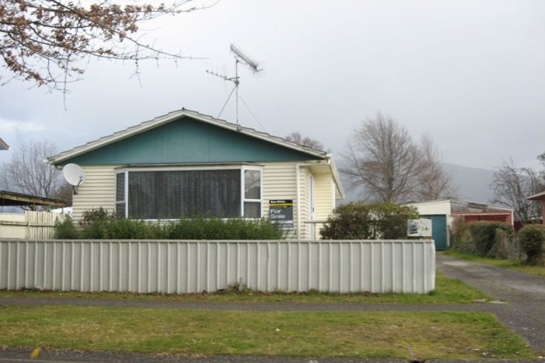 Photo of property in 14 Tureiti Place, Turangi, 3334