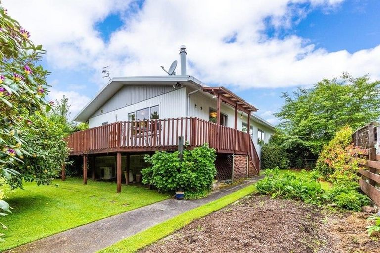 Photo of property in 2/18 Holland Grove, Richmond Heights, Taupo, 3330