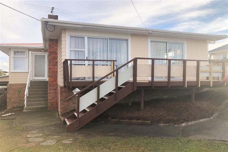 Photo of property in 11 Poto Street, Te Atatu South, Auckland, 0610