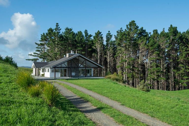 Photo of property in 132b Dormer Road, Waitoki, Helensville, 0875