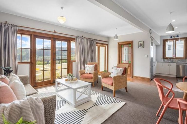 Photo of property in 72 Overtoun Terrace, Hataitai, Wellington, 6021