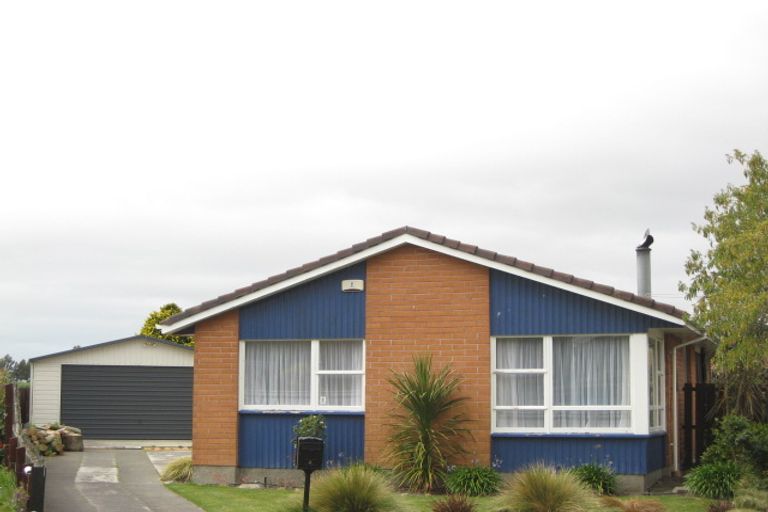 Photo of property in 4 Leighton Place, Redwood, Christchurch, 8051