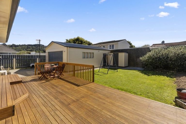 Photo of property in 23 Holyoake Crescent, Avalon, Lower Hutt, 5011