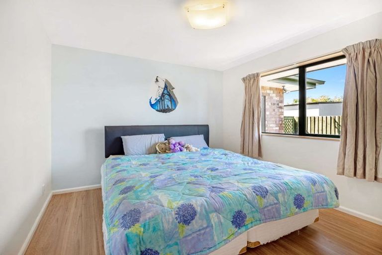 Photo of property in 43 Durrell Way, Rolleston, 7614