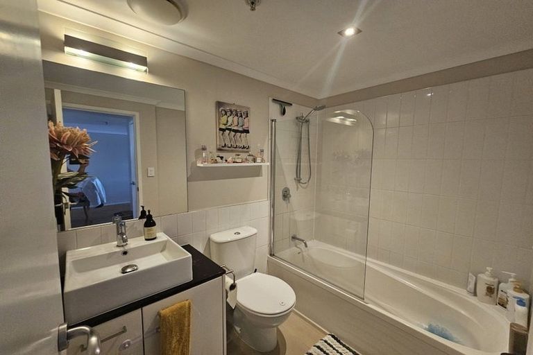 Photo of property in Algarve Apartments, 203/332 Maunganui Road, Mount Maunganui, 3116