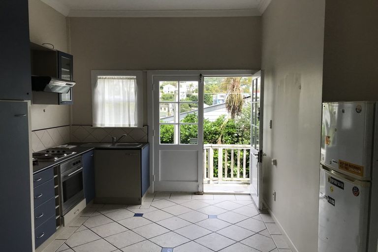 Photo of property in 16 Thompson Street, Mount Cook, Wellington, 6011