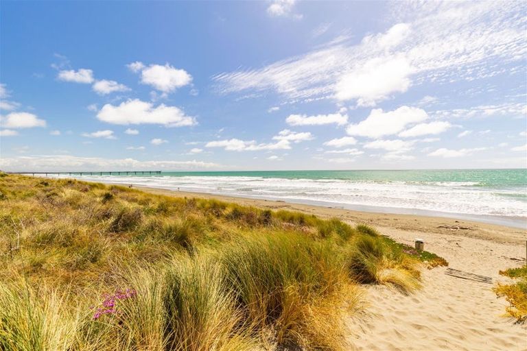 Photo of property in 10/272 Marine Parade, New Brighton, Christchurch, 8061