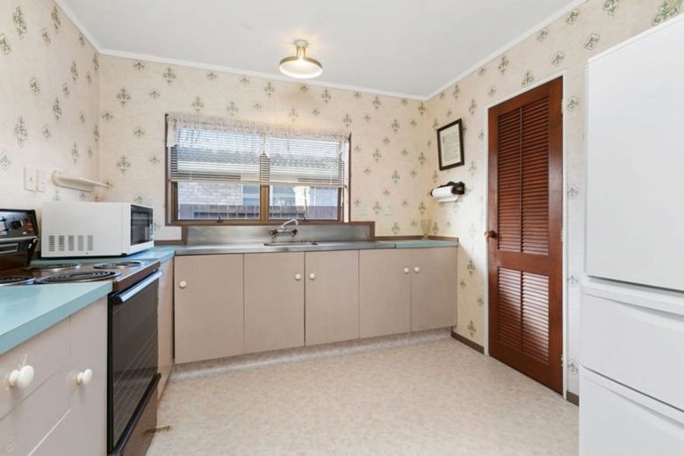 Photo of property in 98 Edgecumbe Road, Tauranga, 3110