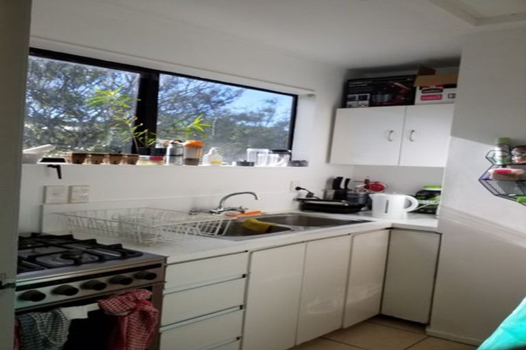 Photo of property in 9 Rangitane Street, Maupuia, Wellington, 6022