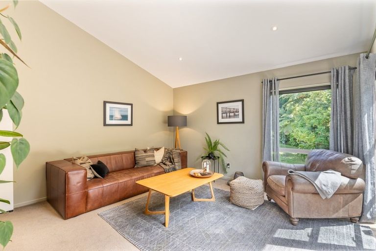 Photo of property in 25 Bemrose Place, Cockle Bay, Auckland, 2014