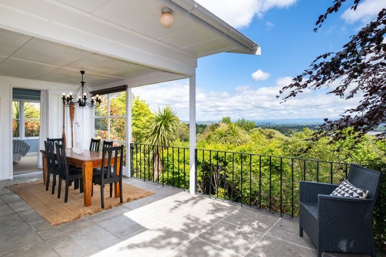 Photo of property in 14 Tauroa Road, Havelock North, 4130