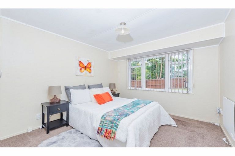 Photo of property in 63 Oreil Avenue, West Harbour, Auckland, 0618