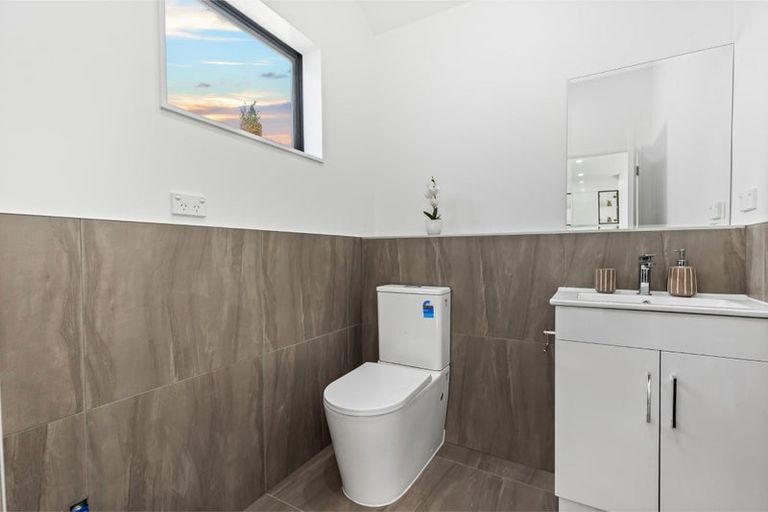 Photo of property in 39a Flaxdale Street, Birkdale, Auckland, 0626