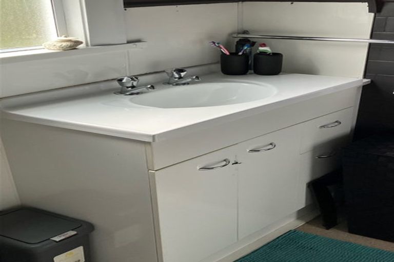 Photo of property in 12 Elderlee Street, Milton, 9220