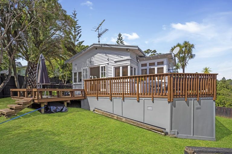 Photo of property in 70 Park Road, Glenfield, Auckland, 0629