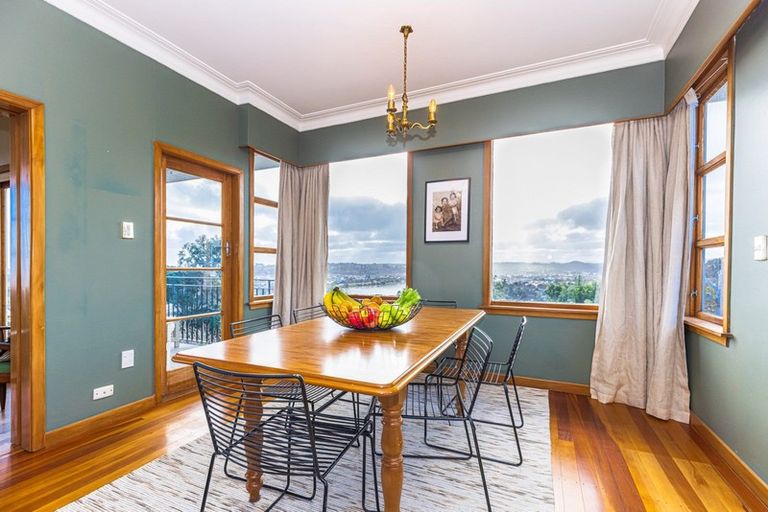 Photo of property in 4 Shakespeare Road, Bastia Hill, Whanganui, 4500