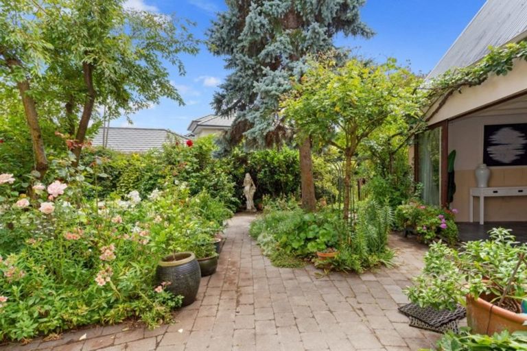 Photo of property in 114 Merivale Lane, Merivale, Christchurch, 8014