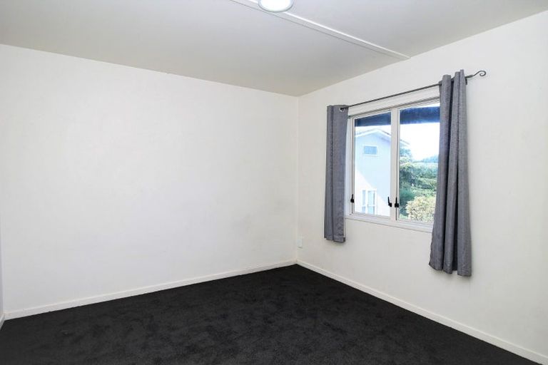 Photo of property in 80m Tirimoana Road, Te Atatu South, Auckland, 0602