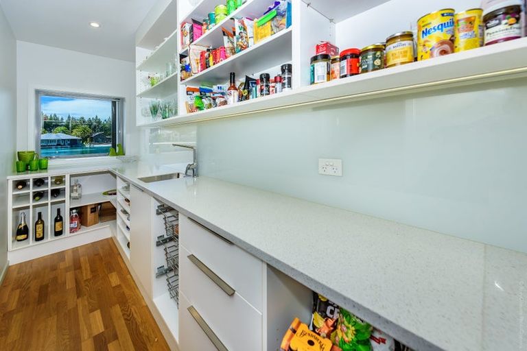 Photo of property in 28 Oakgrove Drive, Rangiora, 7400