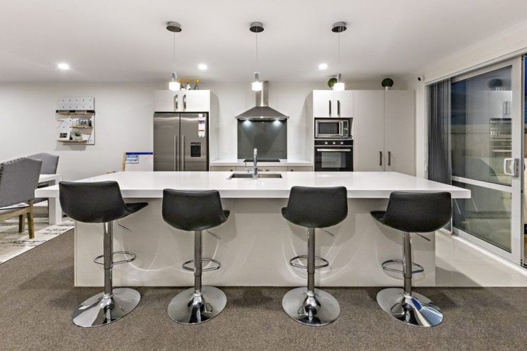 Photo of property in 33 Hollowout Street, Takanini, 2112