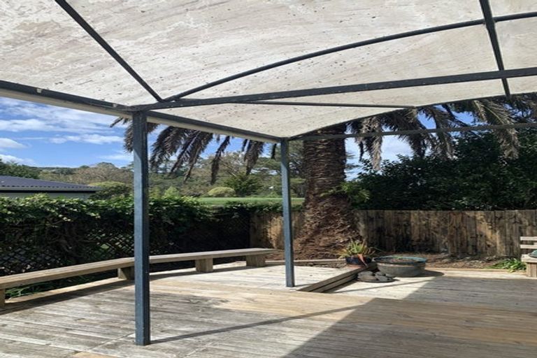 Photo of property in 50 Redlands Grove, Swanson, Auckland, 0612