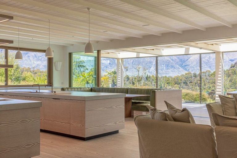 Photo of property in 4 Fishermans Lane, Mount Creighton, Queenstown, 9371