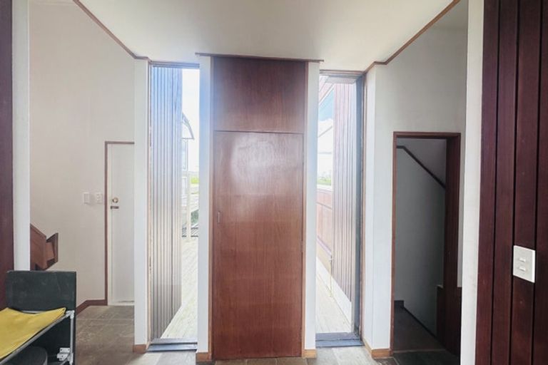 Photo of property in 151 Bleakhouse Road, Mellons Bay, Auckland, 2014