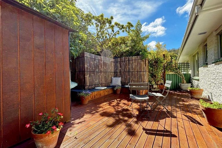 Photo of property in 1/94 Oxford Street, Lyttelton, 8082