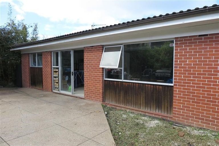 Photo of property in 34 Raymond Terrace, Northcote, Auckland, 0627