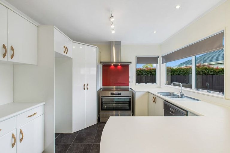 Photo of property in 2/10 Mangarata Avenue, Papatoetoe, Auckland, 2025