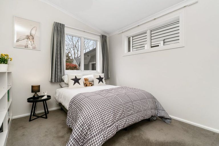Photo of property in 90 Hawthorne Street, Strowan, Christchurch, 8052