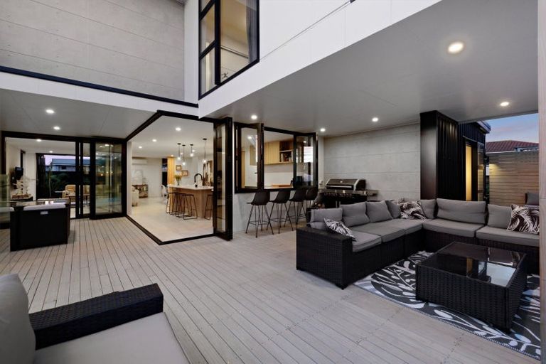 Photo of property in 18 Motiti Road, Papamoa Beach, Papamoa, 3118