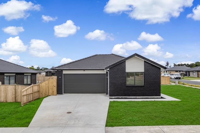 Photo of property in 24 Booker Drive, Tuakau, 2121