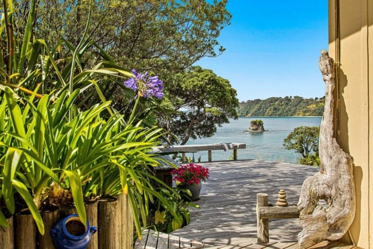 Photo of property in 57 Grand View Road, Leigh, 0985