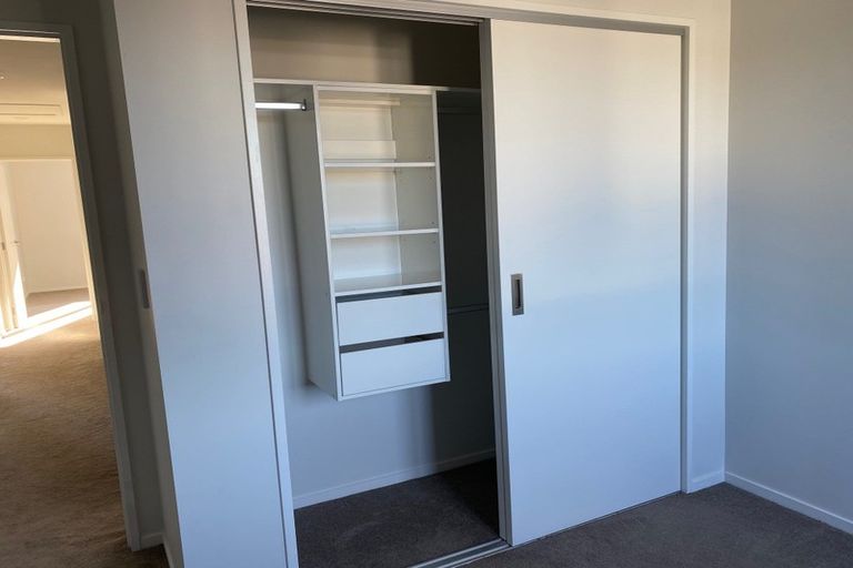 Photo of property in 9 Riroriro Close, Papakura, 2110