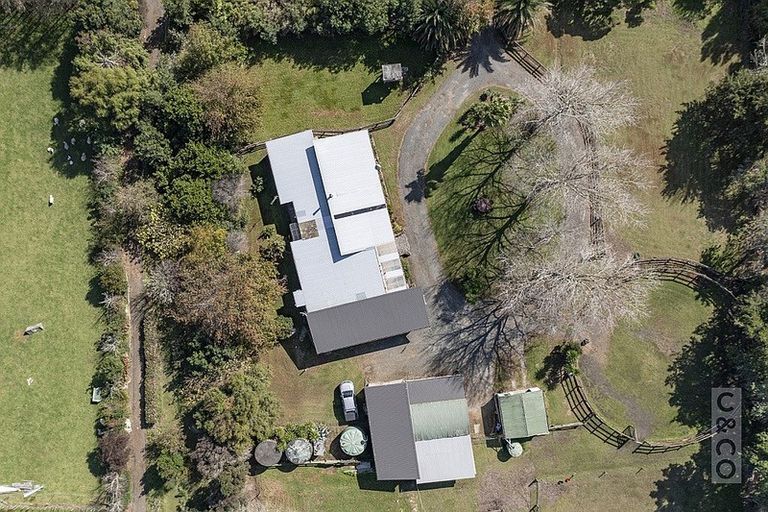 Photo of property in 2246 State Highway 16, Helensville, 0875